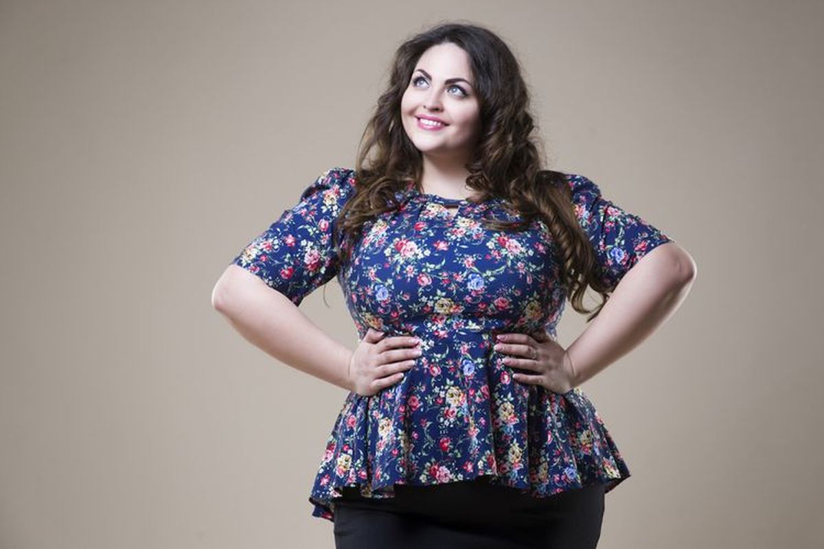 Tren Fashion 2025, Model Baju Wanita Gemuk Terkini yang Bikin Tampil Stylish dan Percaya Diri!