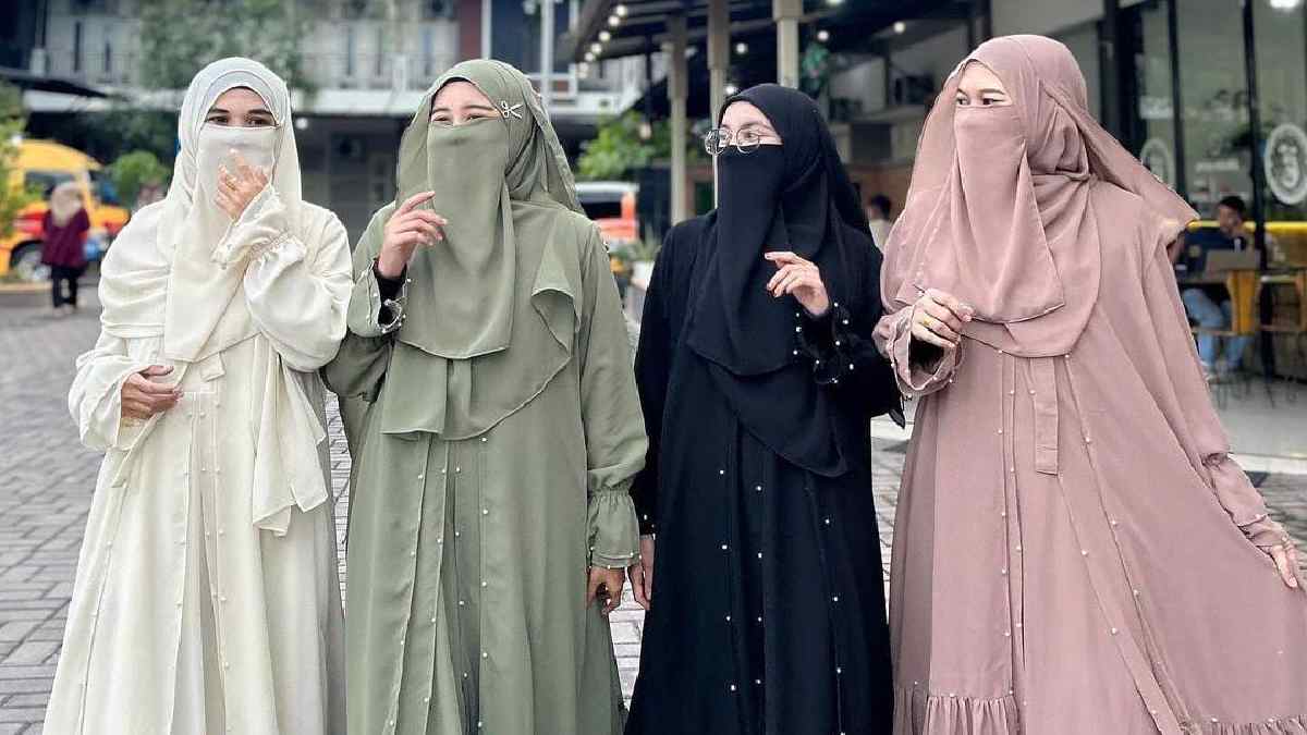 Intip Tren Model Baju Wanita Muslim yang Sedang Populer Tahun Ini!